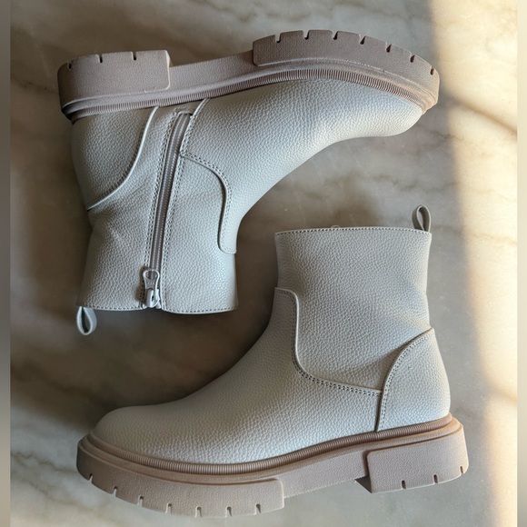 Girls' Priyanka Zipper Booties - art class Ivory size 4 - Picture 2 of 8